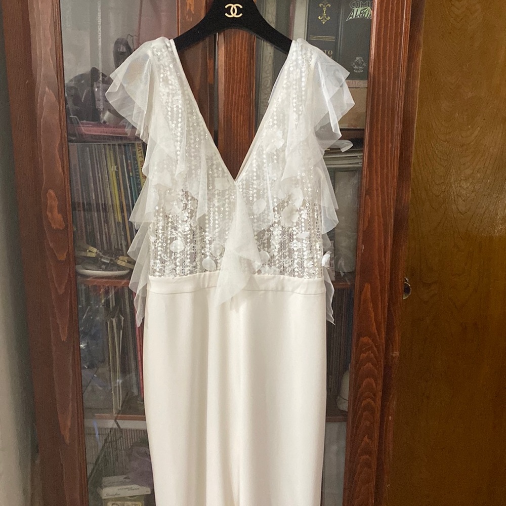 Boston Proper Women’s V-neck Cream and Silver  Jumpsuit Size 6